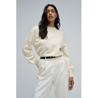 CAMISOLA DE MALHA COM PÉROLAS